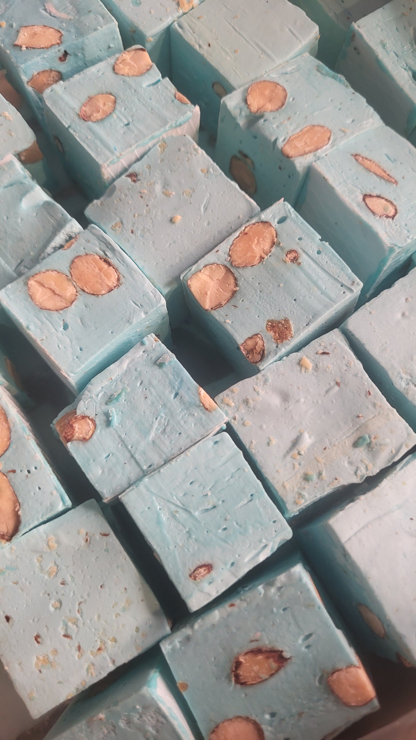 Nougat cube 100g framboise
